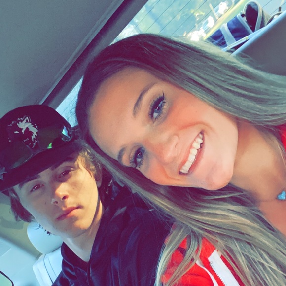 Meet your Posher, Ansley - Picture 1 of 1